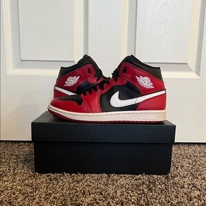 Air Jordan 1 Mid Gym Red Black White